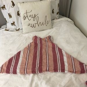 Adorable linen look cotton top! ✨